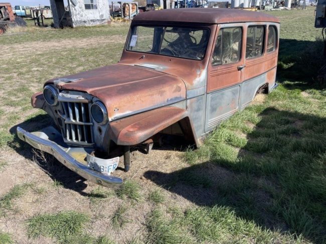 jeeps-sidney-nebraska-auction-wagon1