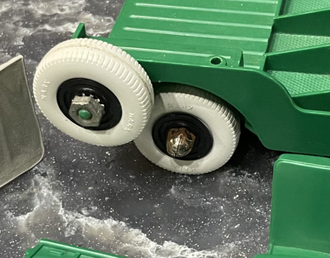 green-plastic-toy-jeep0