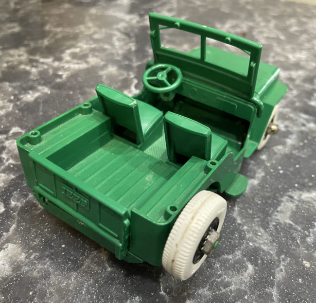 green-plastic-toy-jeep6