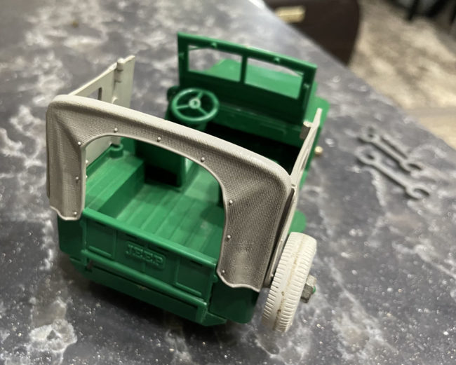 green-plastic-toy-jeep7