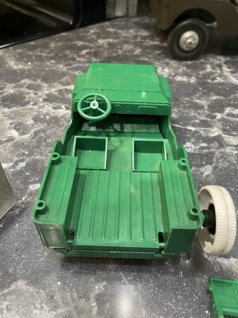 green-plastic-toy-jeep8