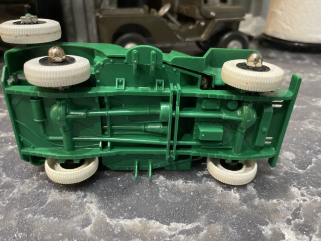 green-plastic-toy-jeep9