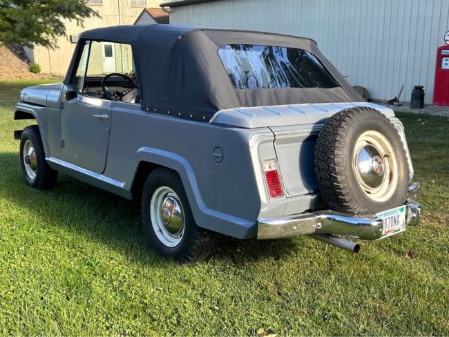 1967-jeepster-convertible-in9